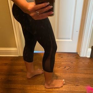 Black lululemon Capri cropped leggings